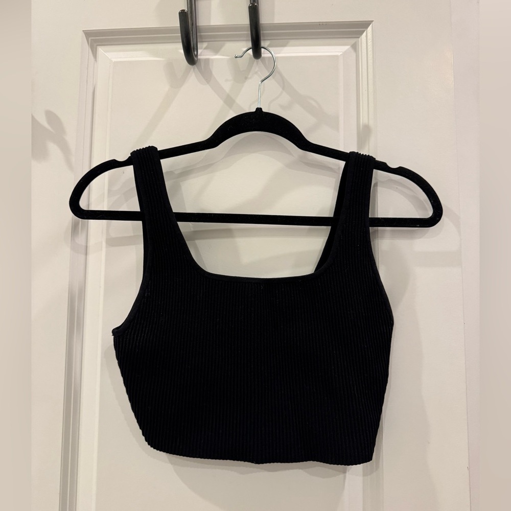 Aritzia Babaton Black Ribbed Crop Top